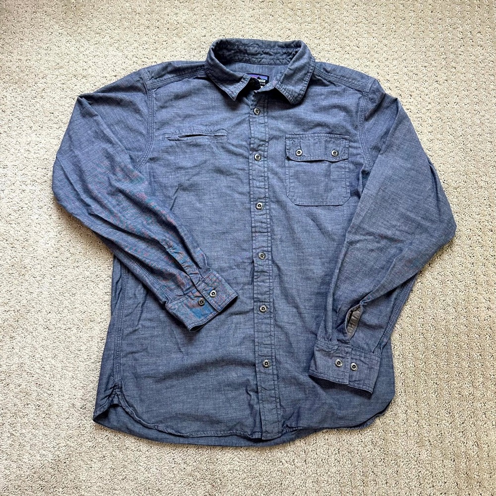Patagonia Long-Sleeved Chambray Shirt Men's Medium Gray Organic Cotton Workwear
